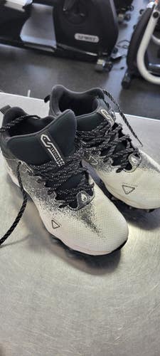 Used Under Armour 5 BB/SB Cleats None Junior 05 11497-S000157847