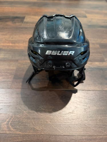 Small Bauer Re-Akt 95 Helmet (Used)