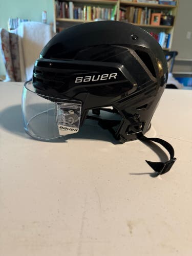 Medium Bauer Re-Akt 85 Helmet (Used)