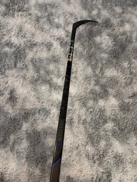 AHL PRO STOCK Senior CCM Ribcor Trigger 9 Pro Left Hand Hockey Stick P28M Pro Stock (Used)