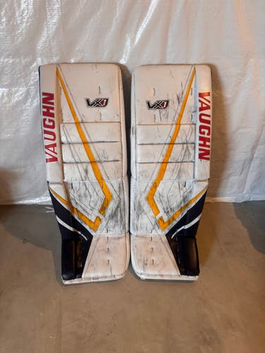 32" 2025 Vaughn Velocity VX1 Pro Carbon Goalie Leg Pads Pro Stock (Used)