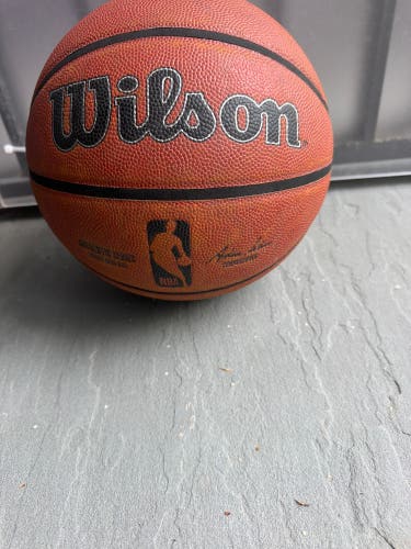 Men's Wilson Basketball Official NBA series basketball (Used)