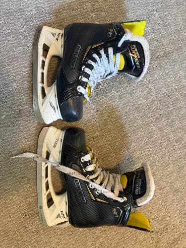 Black 2018 Bauer Supreme S27 Hockey Skates Regular Width Size 1.5 (Used)