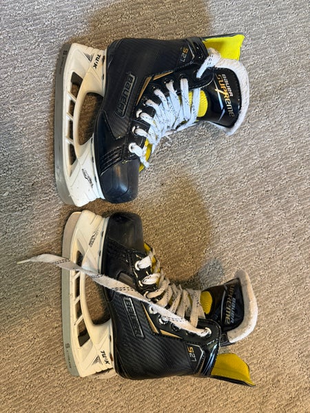 Black 2018 Bauer Supreme S27 Hockey Skates Regular Width Size 1.5 (Used)