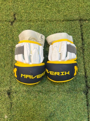 Michigan Medium Maverik Max Arm Pads (Used)