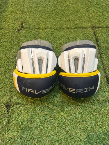 Michigan Medium Maverik Max Arm Pads (Used)