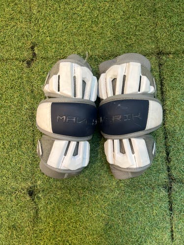 Georgetown Large Maverik Max Arm Pads (Used)