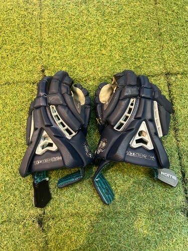 Georgetown Large Maverik Rome Lacrosse Gloves (Used)