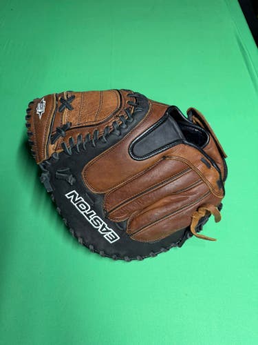 New Easton Diamond Select RH Catcher's Softball Glove | 32.5"