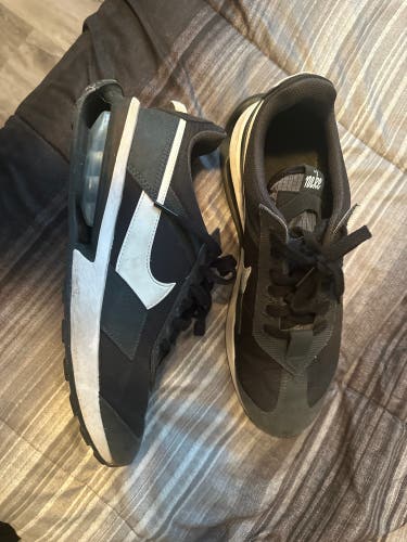 Black Men's Size M 11.0 (W 12.0) Adult Nike Air Max Pre-Day Shoes (Used)