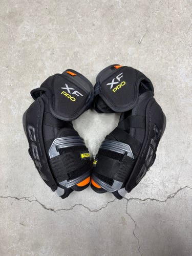 CCM XF Pro Senior Large Elbow Pads Pro Stock (Like New)