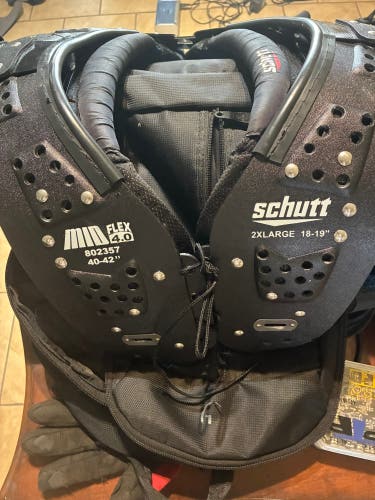 (Used) Schutt Mid Flex 4.0 Football Shoulder Pads