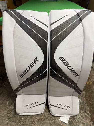 New Bauer Vapor X700 Goalie Leg Pads | Senior Large