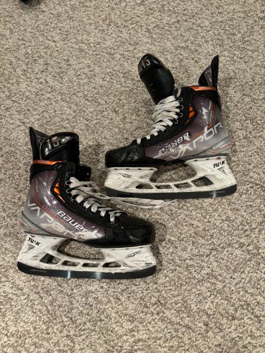 Black/Gray 2021 Bauer Vapor Hyperlite Hockey Skates Regular Width 7.5 (Used)