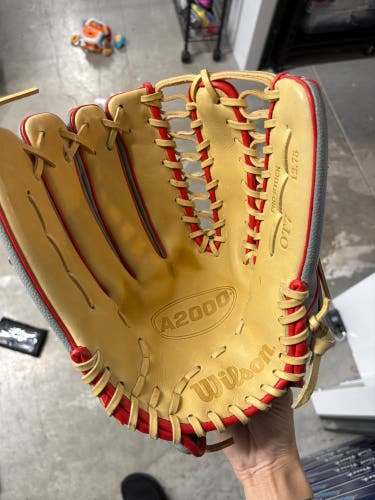 Wilson A2000 LH Baseball Glove 12.75" (New)
