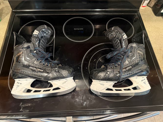 2022 Bauer Supreme Mach Hockey Skates Extra Wide Width Size 4 (Used)