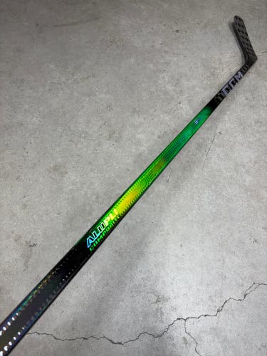85 Flex PM9 Senior CCM Jetspeed FT8 Pro Left Hand Hockey Stick Pro Stock (New)