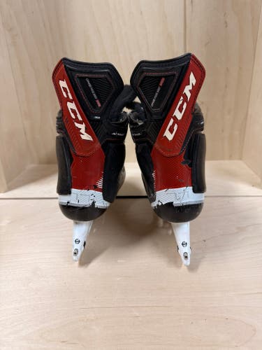 CCM JetSpeed FT4 – OHL Niagara Ice Dogs | Custom Pro Stock Size 8.5 | With Shot Blockers