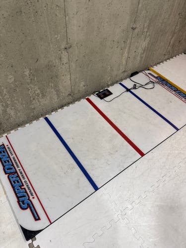 Super Deker hockey training aid