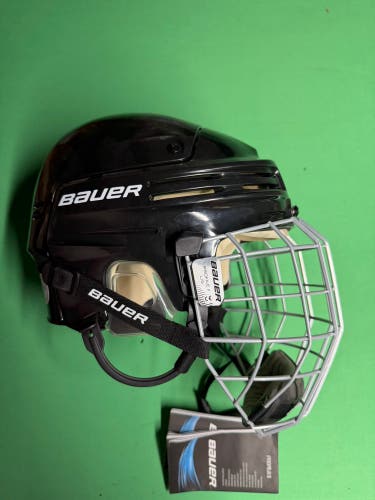 New Bauer 4500 Helmet | Large w/ Cage