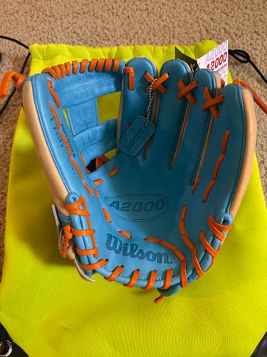 Wilson A2000 1786 11.5" Infield Glove: WBW101670 Right