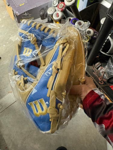 Wilson A500 RH Baseball Glove 11.5" (New)