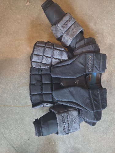 Medium 2023 Bauer Elite Goalie Chest Protector