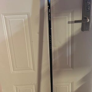 Junior Bauer Vapor Flylite Left Hand Hockey Stick P28 40 Flex (New)