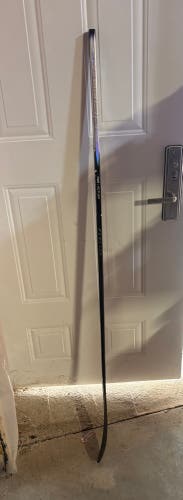 Junior Bauer Vapor Flylite Left Hand Hockey Stick P28 40 Flex (New)
