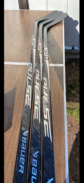 Intermediate Bauer Pulse Right Handed Hockey Stick P92 65 Flex (New) White