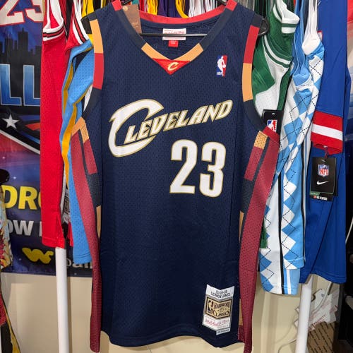 Cleveland Cavaliers LeBron James #23 Navy Blue Large Men's Mitchell & Ness Jersey (New)