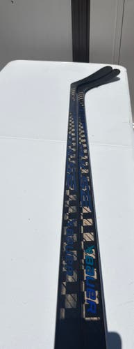 Intermediate Bauer Pulse Right Handed Hockey Stick P92 65 Flex (New) blue