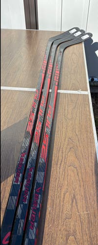 Intermediate Bauer Pulse Right Handed Hockey Stick P92 65 Flex (New) red
