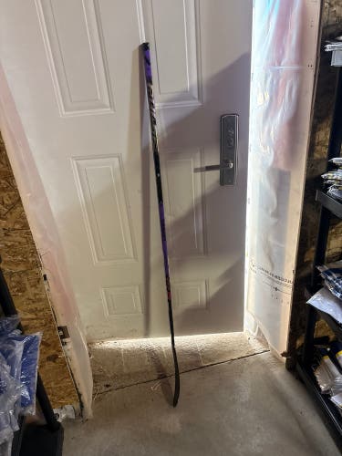 Youth Bauer Graffiti Pulse Left Hand Hockey Stick P28 30 Flex (New)