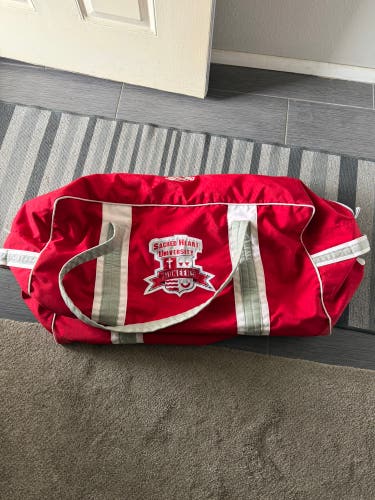 JRZ Sacred Heart University Pioneers Hockey Player Bag – Made in Canada – 33” – Excellent Condition