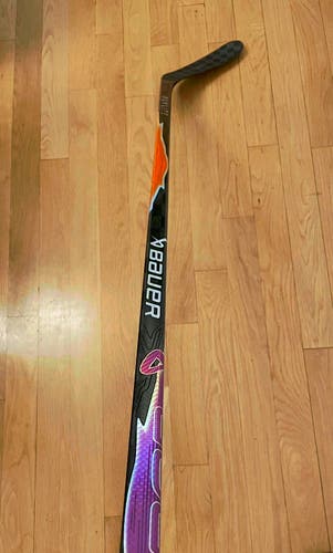 Senior Bauer Vapor Flylite Right Handed Hockey Stick 82 Flex Pro Stock (New)