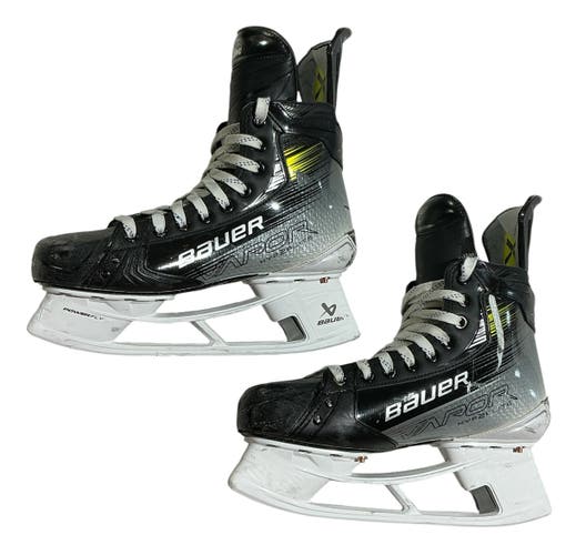 Stars Bauer Vapor Hyperlite 2 Pro Stock Size 8.5 Hockey Skates (Used) 7847