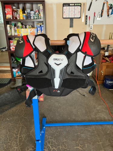 Men's Large Senior CCM JetSpeed FT6 Pro Shoulder Pads (Used)
