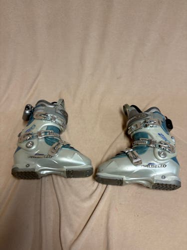 Mondo 24 & 24.5 Women's Dalbello All Mountain ZS6 Ski Boots (Used)