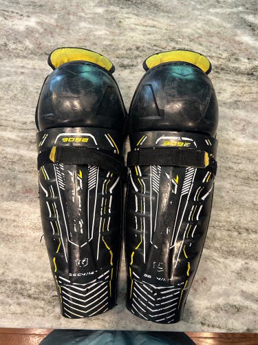 Senior CCM Tacks 3092 14" Shin Pads (Used)