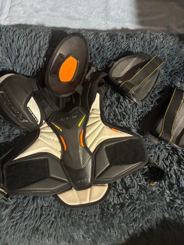 Small Senior CCM Super Tacks AS1 Shoulder Pads (Used)