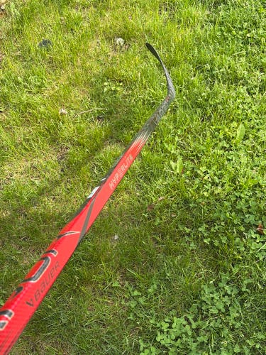 Senior Bauer Vapor Hyperlite 2 Right Handed Hockey Stick P92 87 Flex (Used)