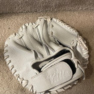 Valle KK training glove RH Baseball Glove (Used)