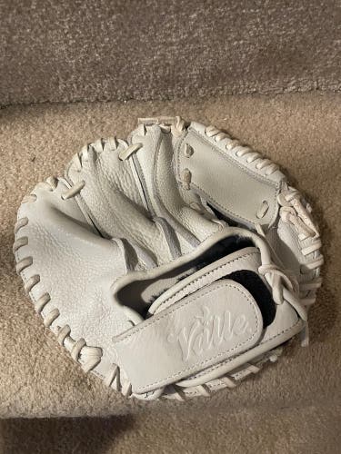 Valle KK training glove RH Baseball Glove (Used)