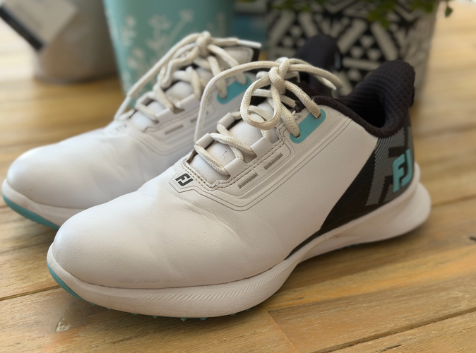 Kid's Footjoy Golf Shoes Size 3