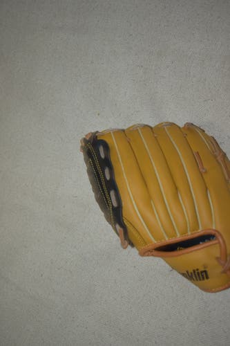 Franklin Fieldmaster Series 22606L Baseball Glove, LHT, 10.5 Inches - Great Condition!