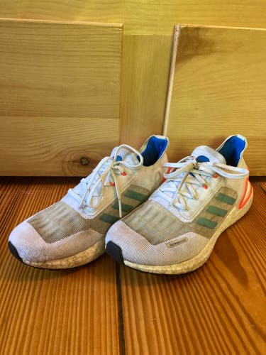 Used Adidas Ultraboost Men's 8 Sneakers