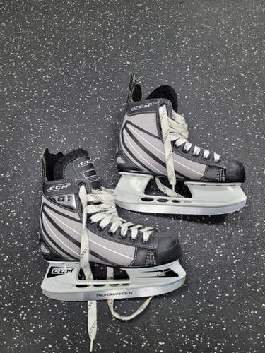 Used CCM 01 Junior Hockey Skate Junior 02 11849-S000039760