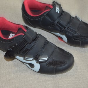 NEW - Peloton Cycling Shoes Size 45