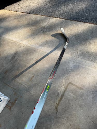 NEW Senior Bauer Vapor Hyperlite Left Hand Hockey Stick P28 87 Flex (New)